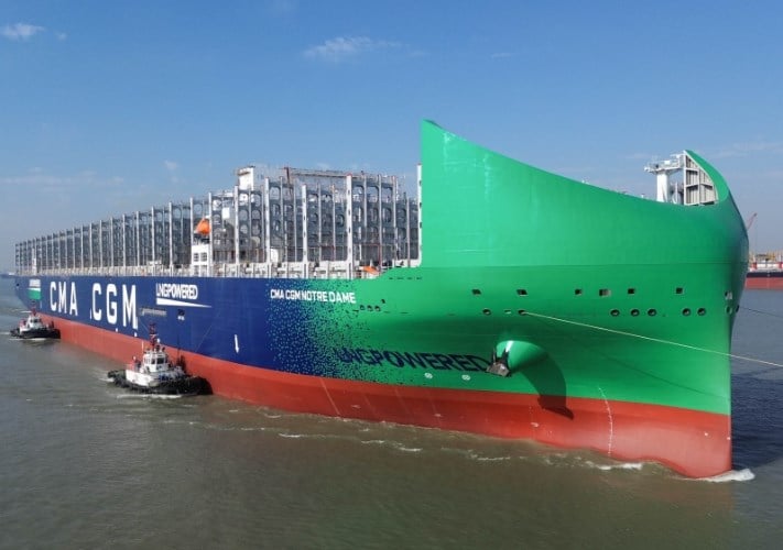CMA CGM تستلم سفينة حاويات عملاقة ت تعمل بالغاز الطبيعي المسال بسعة تتجاوز 24 ألف حاوية