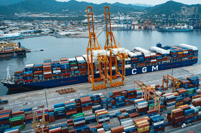 خط CMA CGM يرفع نولون الحاويات من الهند والخليج والبحر الأحمر ومصر إلى أمريكا 1200 دولار