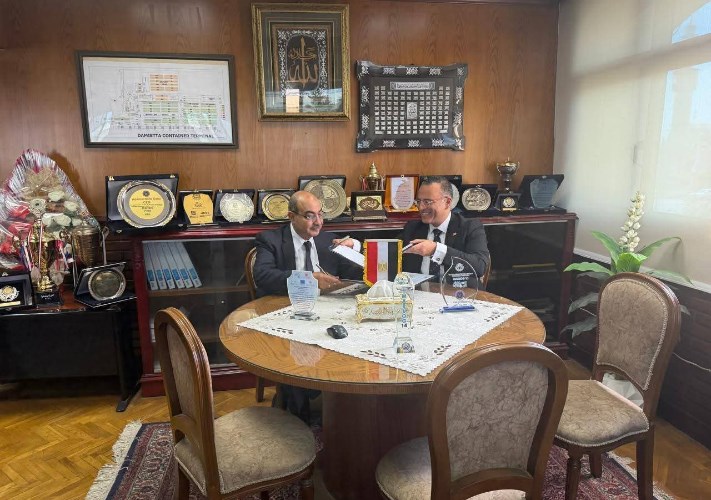 دمياط للحاويات والأكاديميه العربية تجددان إتفاقية تدريب الكوادر البشرية