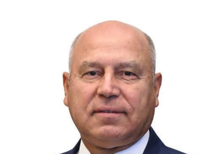 وزير النقل يوجّه بانتشار فرق الطوارئ على الطرق السريعة لمواجهة التقلبات الجوية