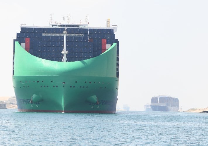 عبور أولى رحلات سفينة الحاويات العملاقة "CMA CGM NOTRE DAME" لقناة السويس